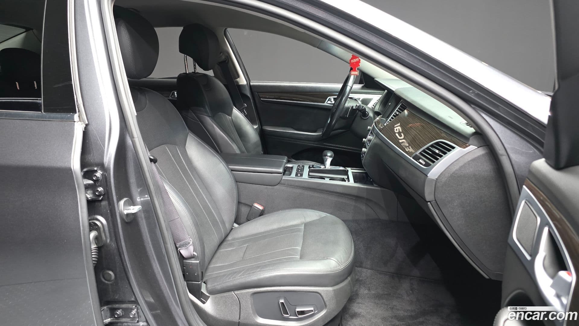 Main__Slider__Photo:G80 Genesis 2016.8-10