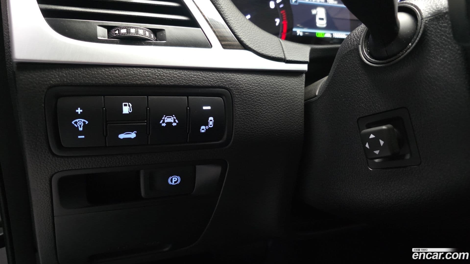 Main__Slider__Photo:G80 Genesis 2016.8-17