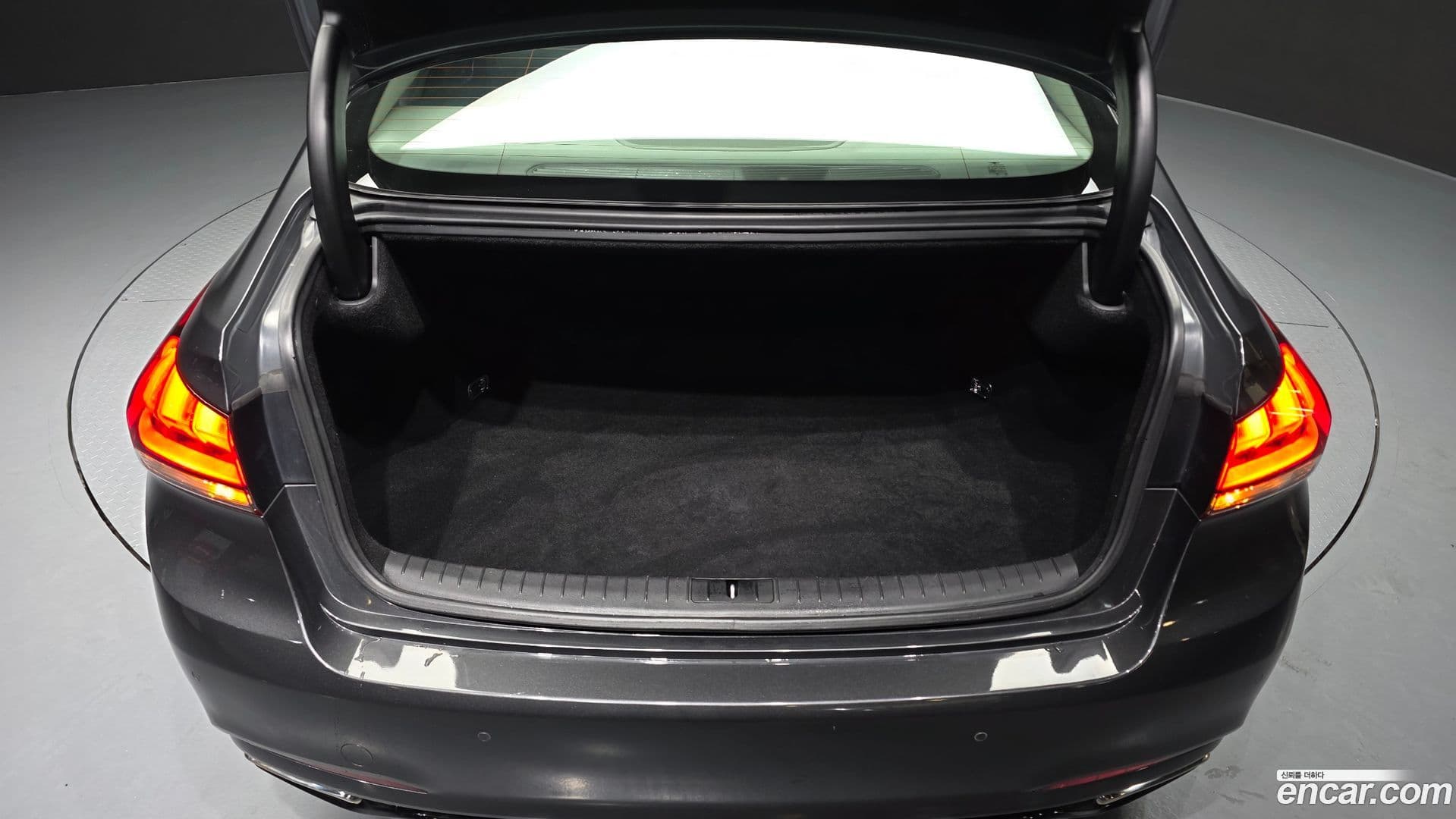 Main__Slider__Photo:G80 Genesis 2016.8-19