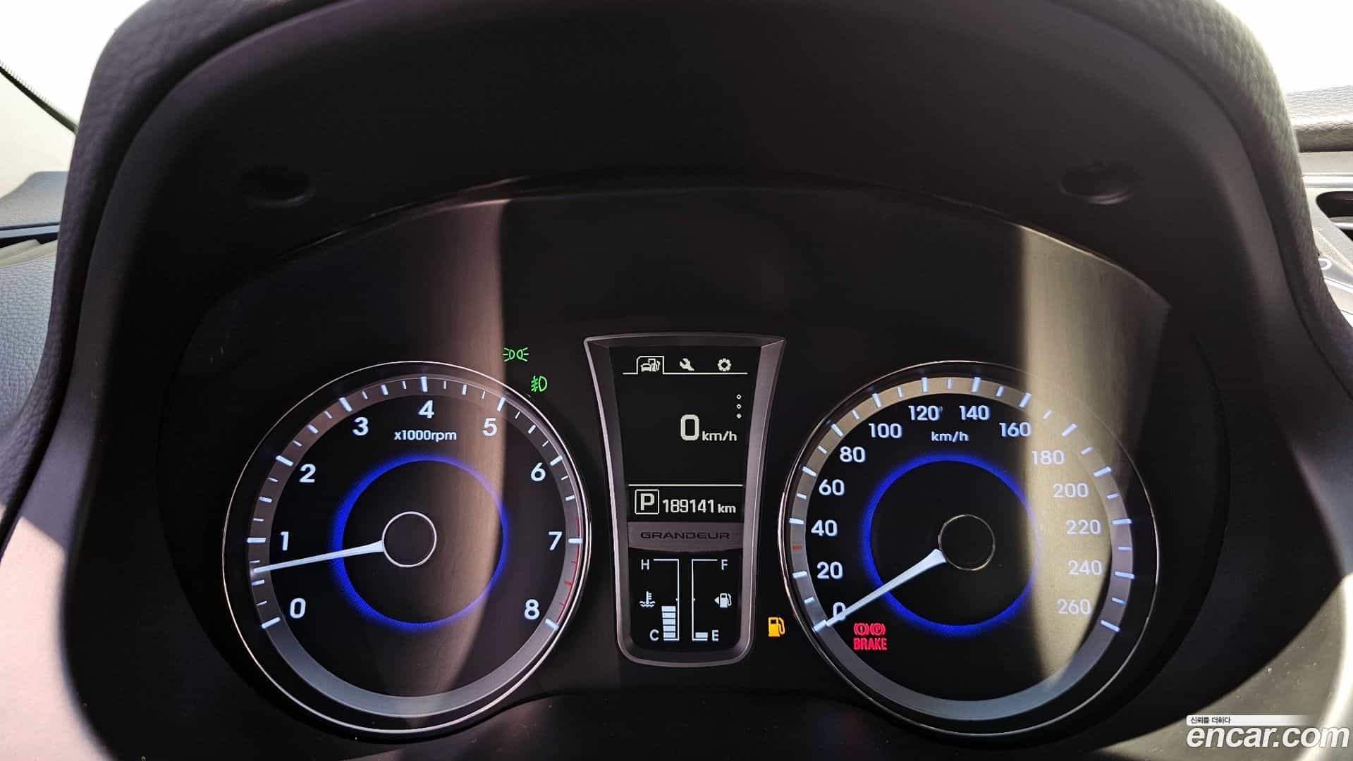 Grandeur Hyundai 2015.4-INNER-008