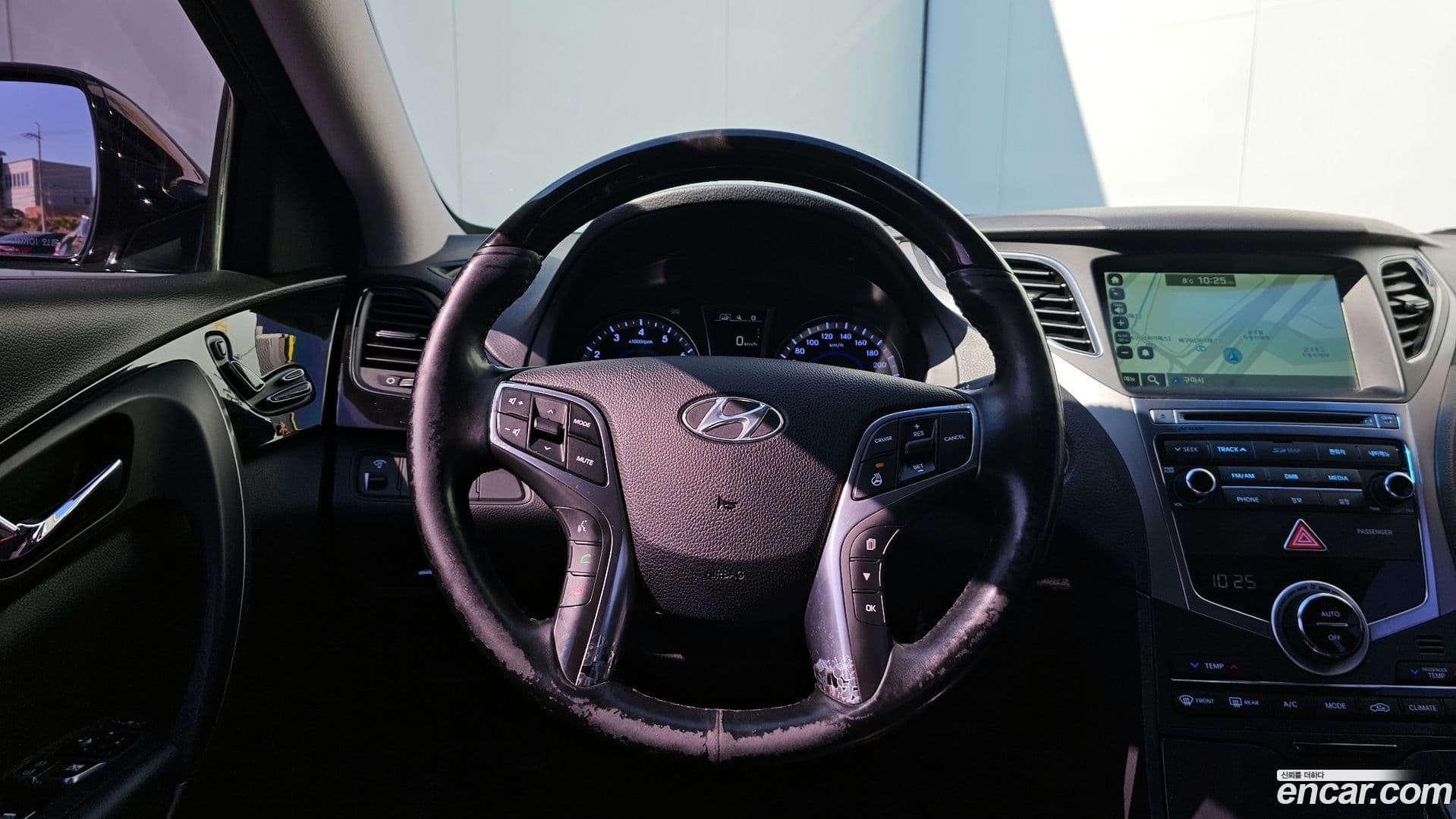 Main__Slider__Photo:Grandeur Hyundai 2015.4-12