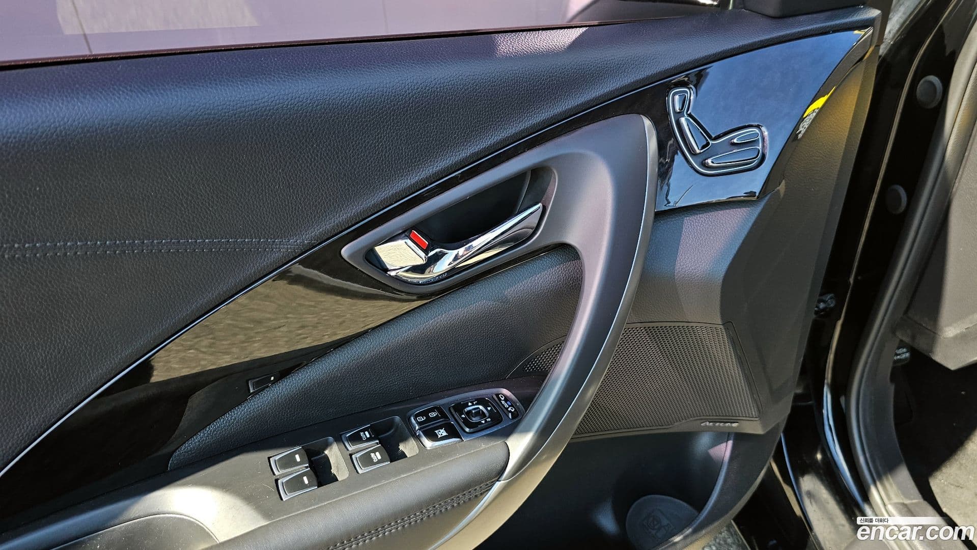 Main__Slider__Photo:Grandeur Hyundai 2015.4-17