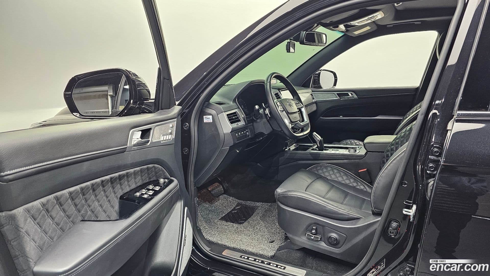 Main__Slider__Photo:Rexton KG_Mobility_Ssangyong 2021.0-9