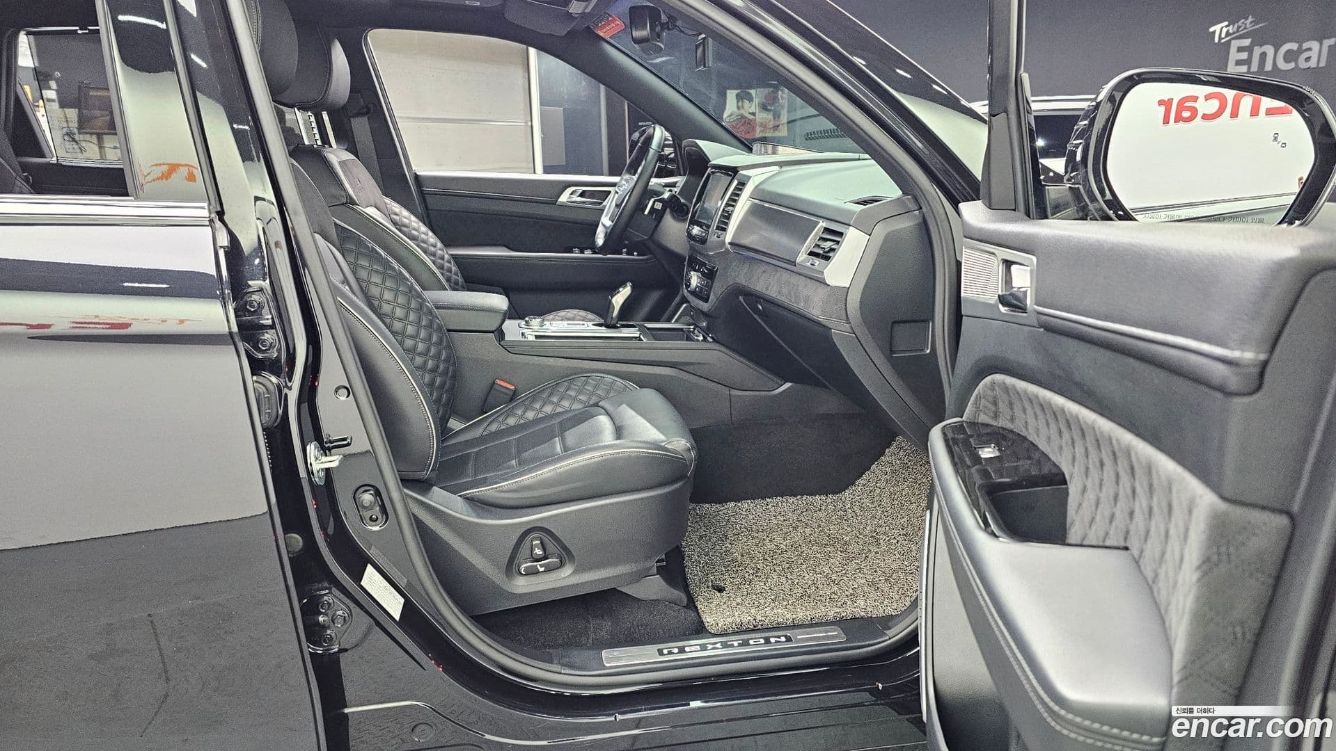 Main__Slider__Photo:Rexton KG_Mobility_Ssangyong 2021.0-10