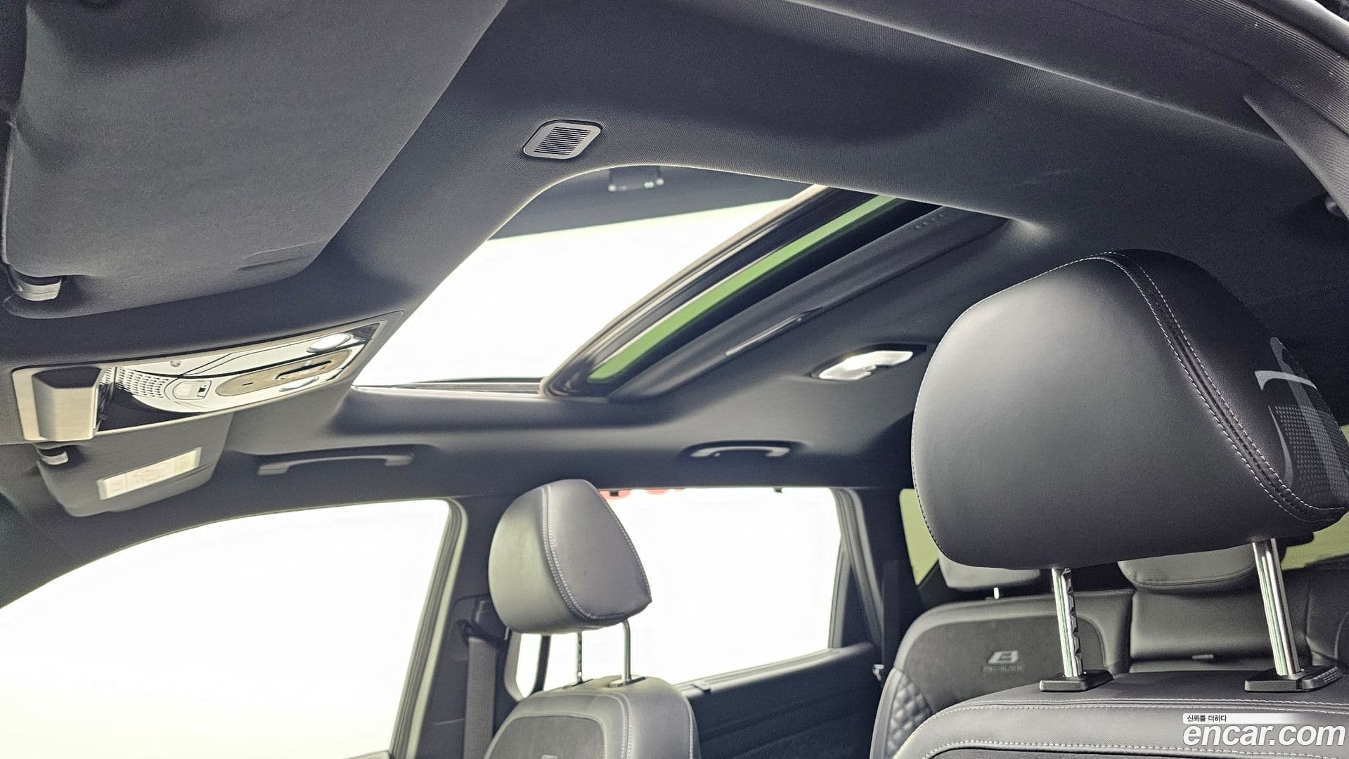 Main__Slider__Photo:Rexton KG_Mobility_Ssangyong 2021.0-18