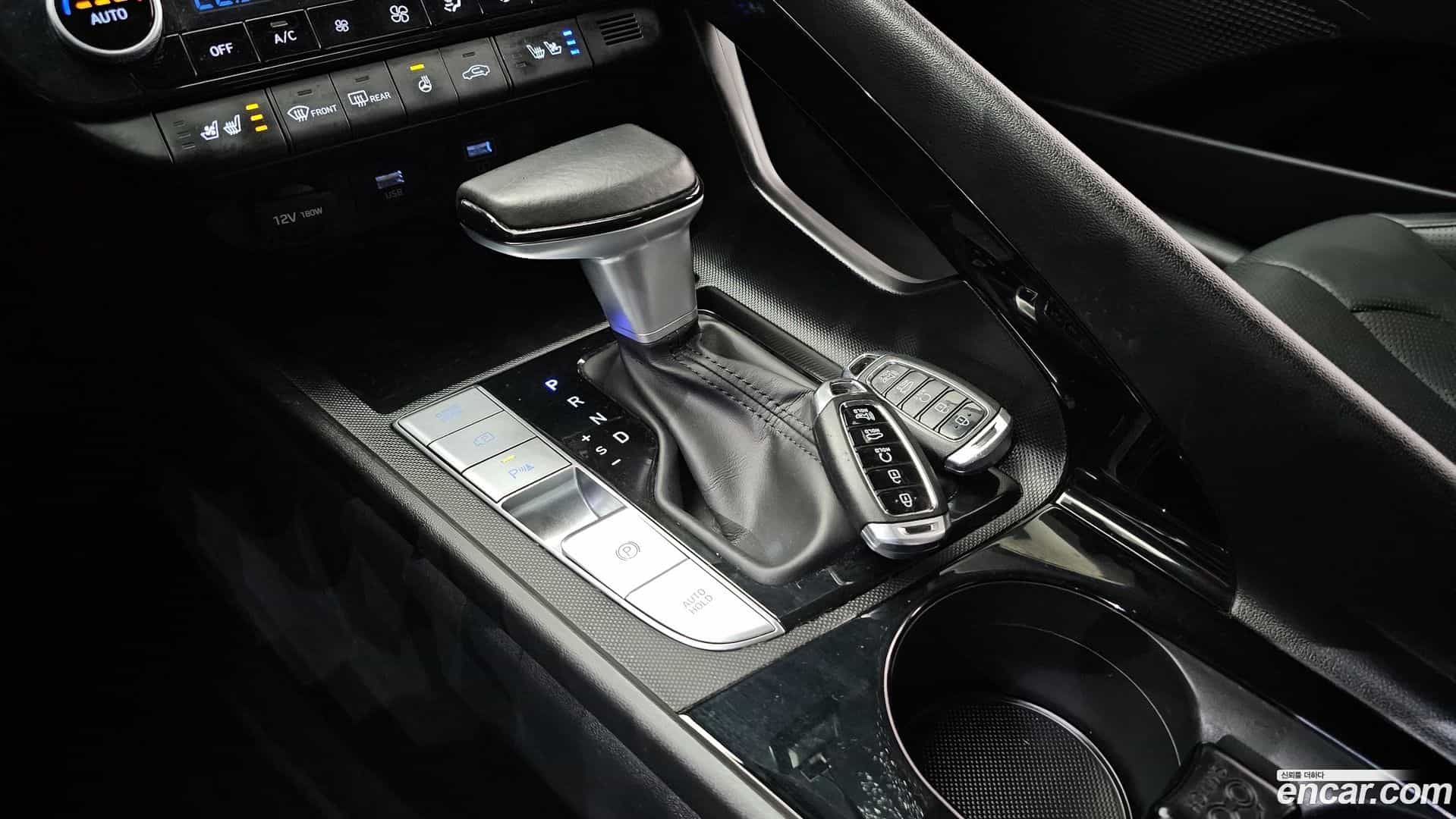 AVANTE Hyundai 2020.5-INNER-009