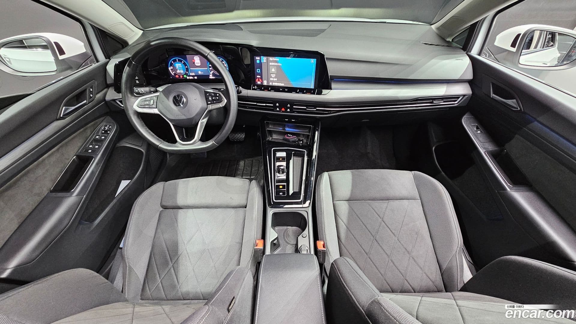 Main__Slider__Photo:Golf Volkswagen 2023.4-6