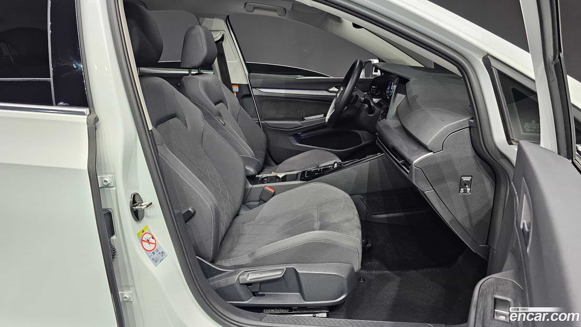 Golf Volkswagen 2023.4-INNER-010