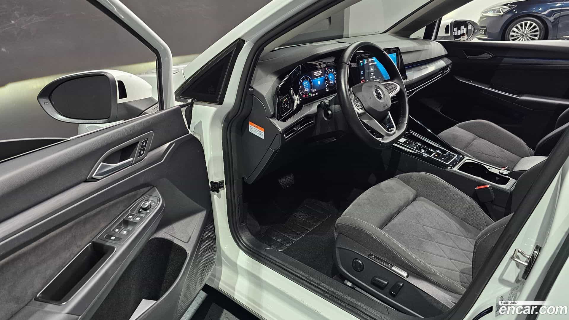 Golf Volkswagen 2023.4-OPTION-015