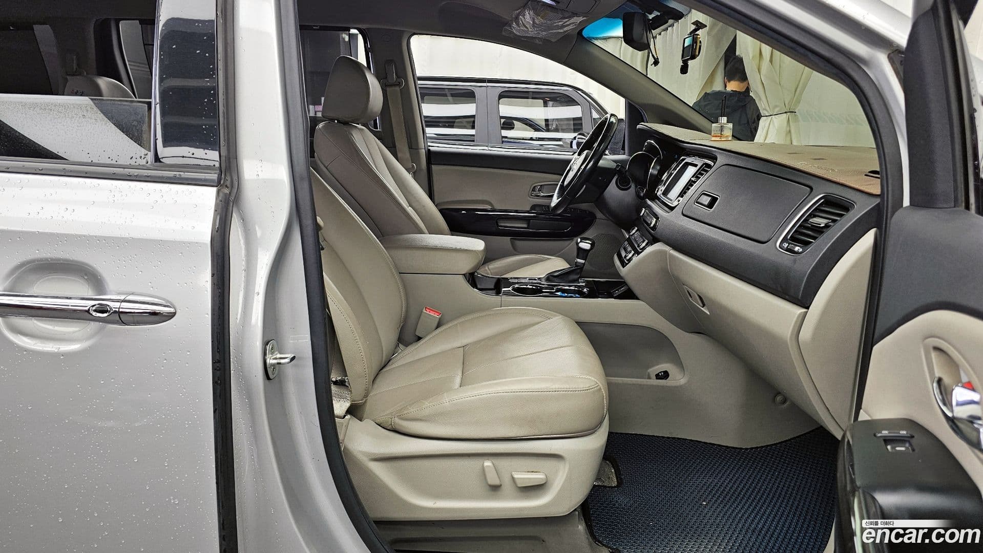 Main__Slider__Photo:Canival Kia 2020.5-10