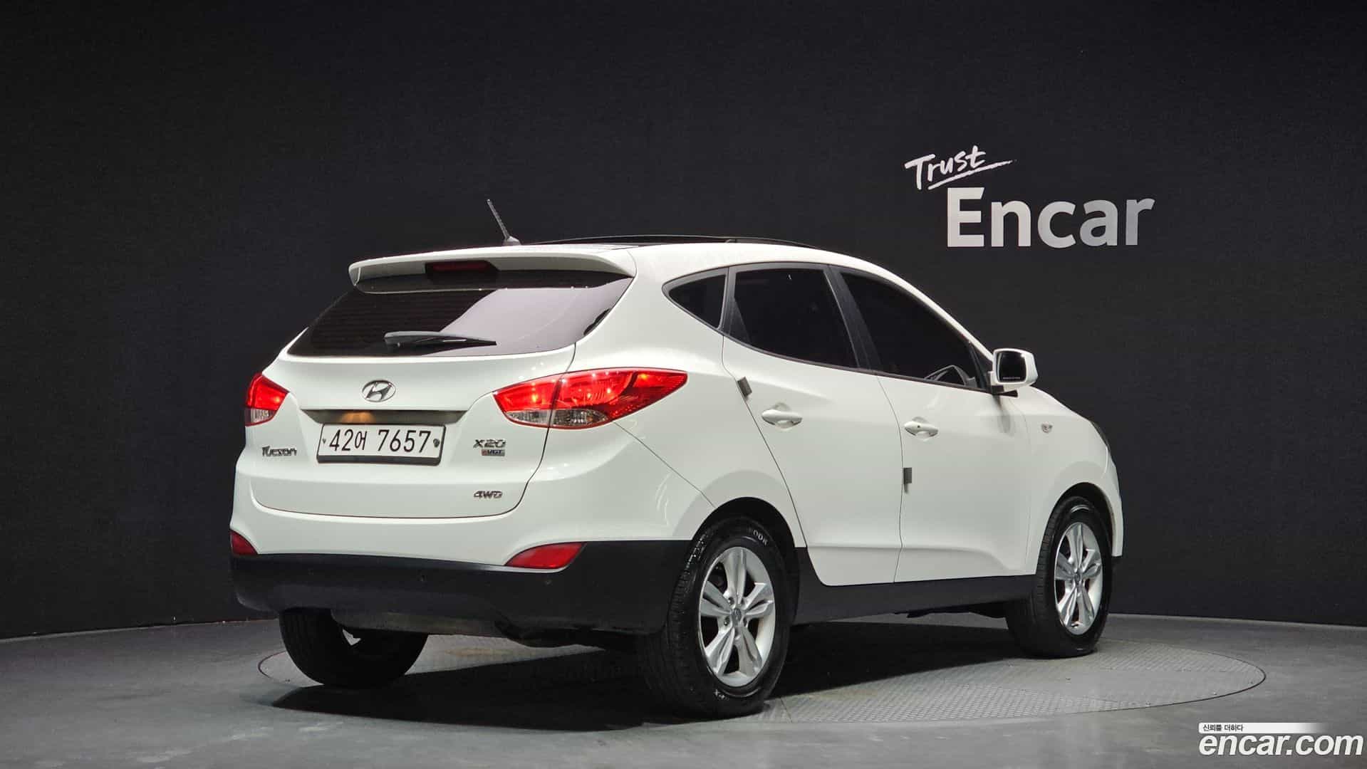 Tucson Hyundai 2013.2-OUTER-002
