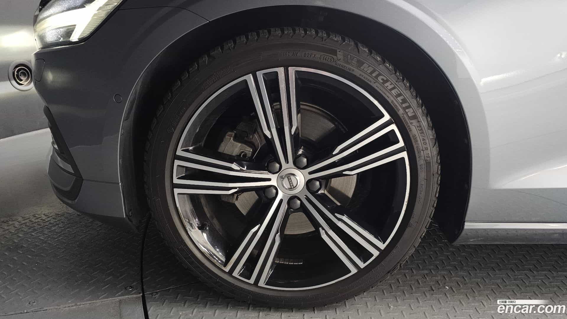 S60 Volvo 2019.9-OUTER-005