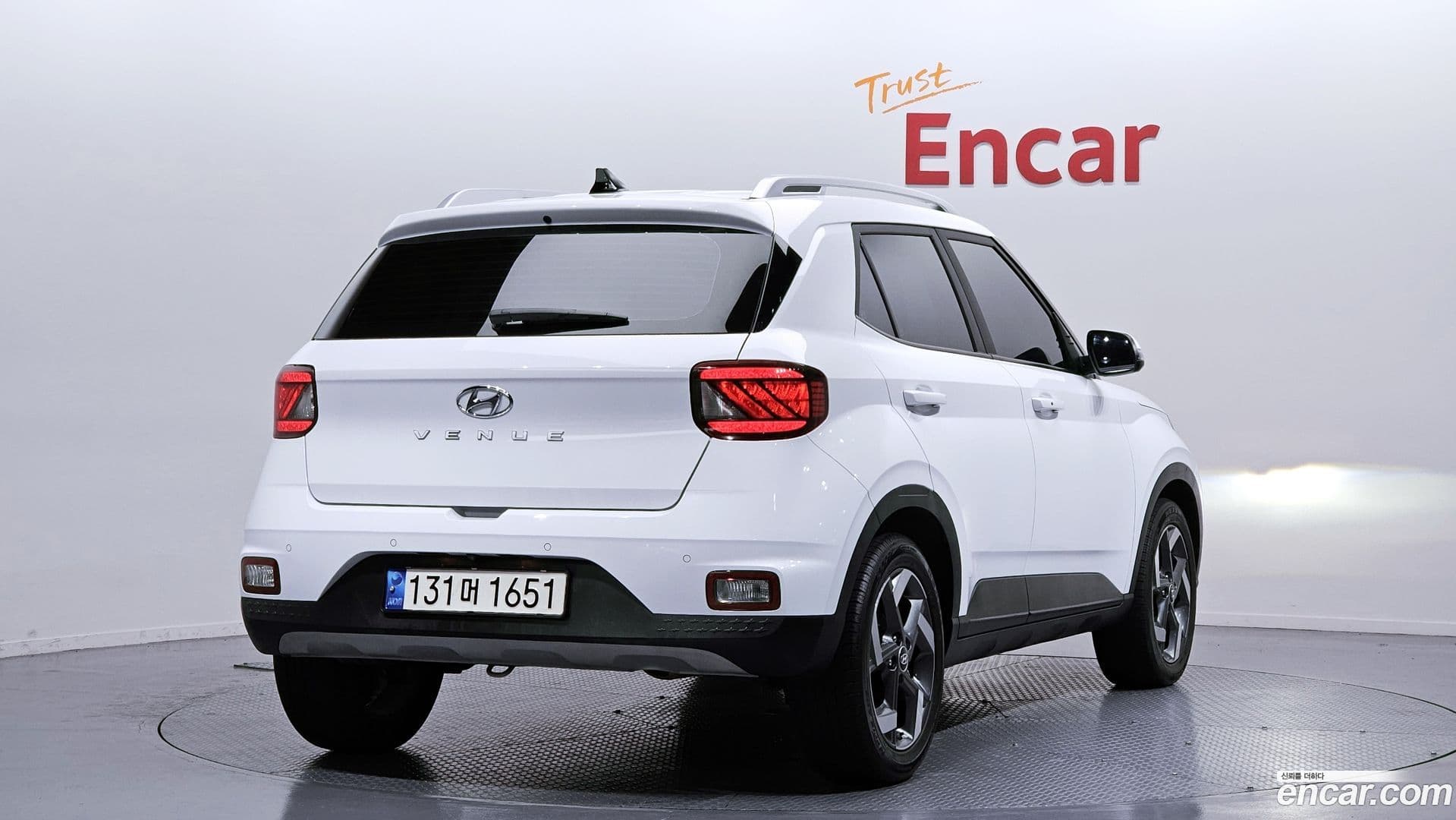 Main__Slider__Photo:Venue Hyundai 2022.3-1