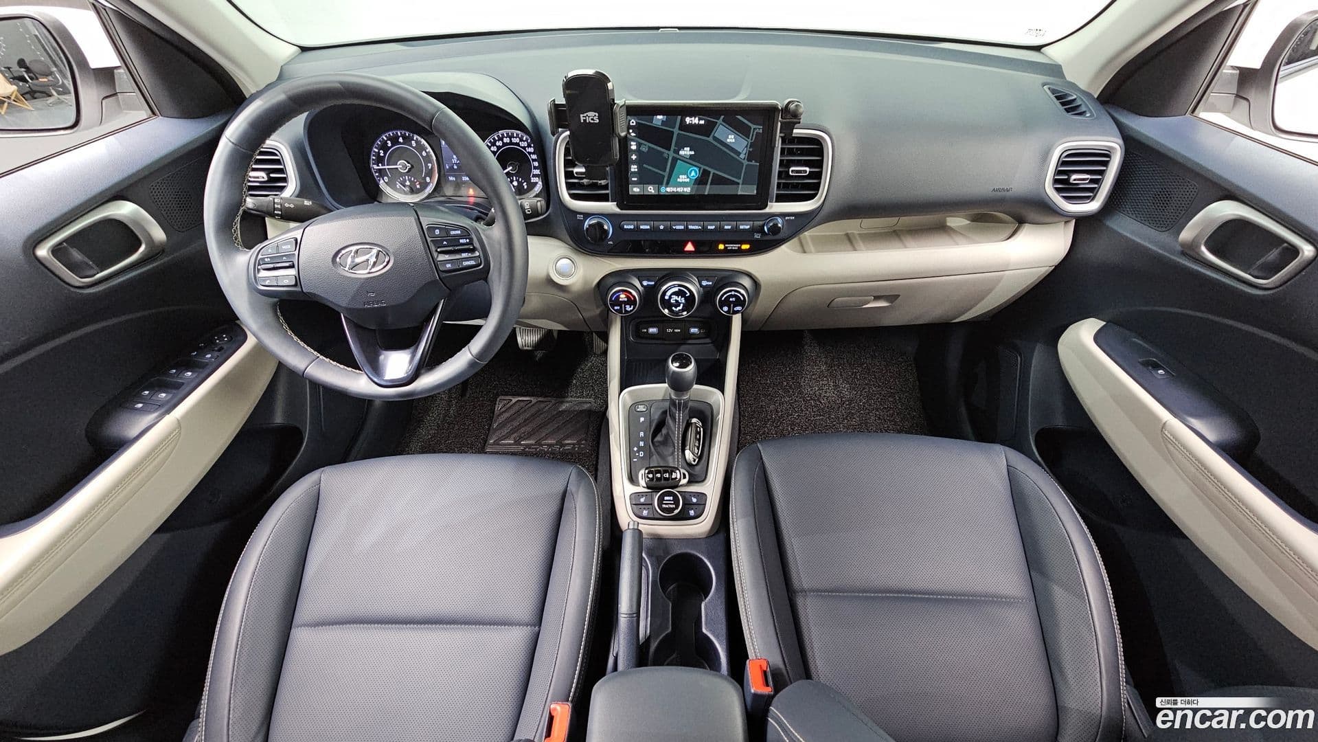 Main__Slider__Photo:Venue Hyundai 2022.3-6