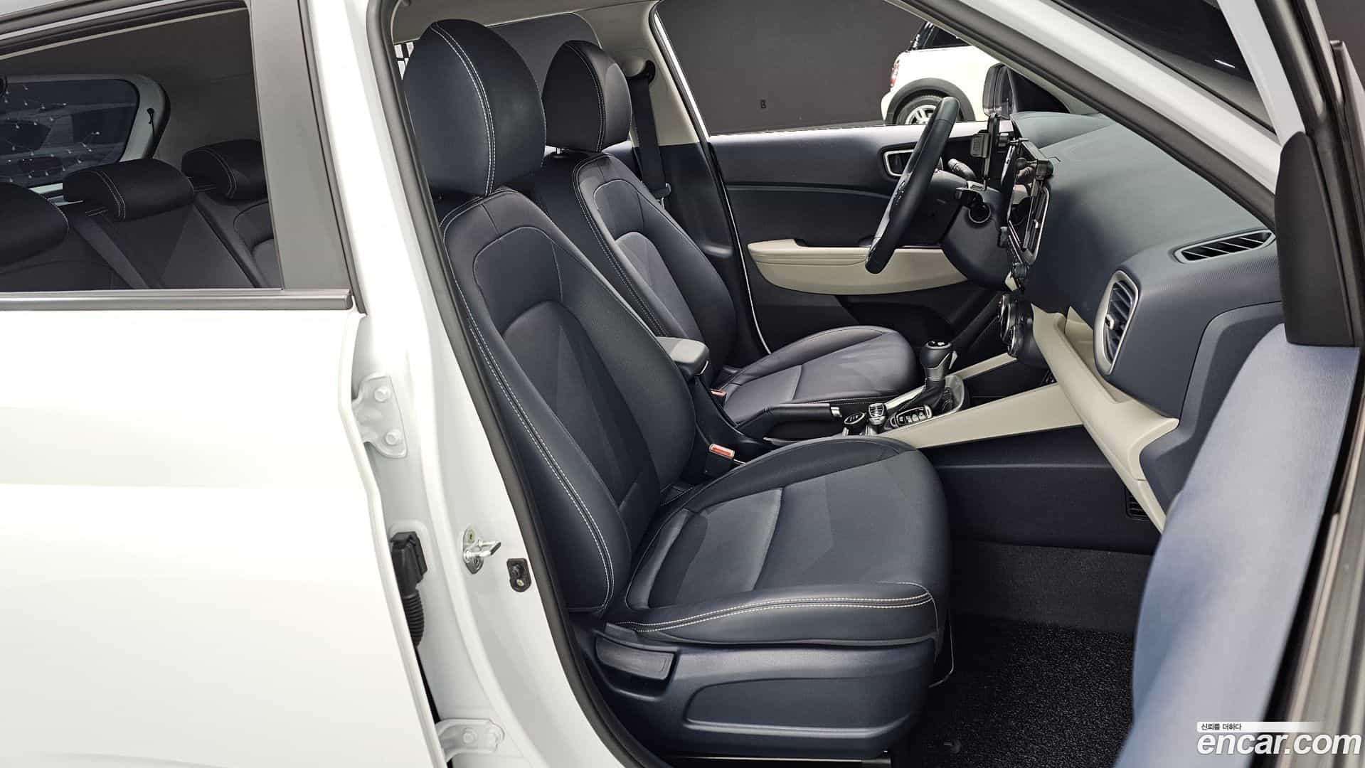 Venue Hyundai 2022.3-INNER-010