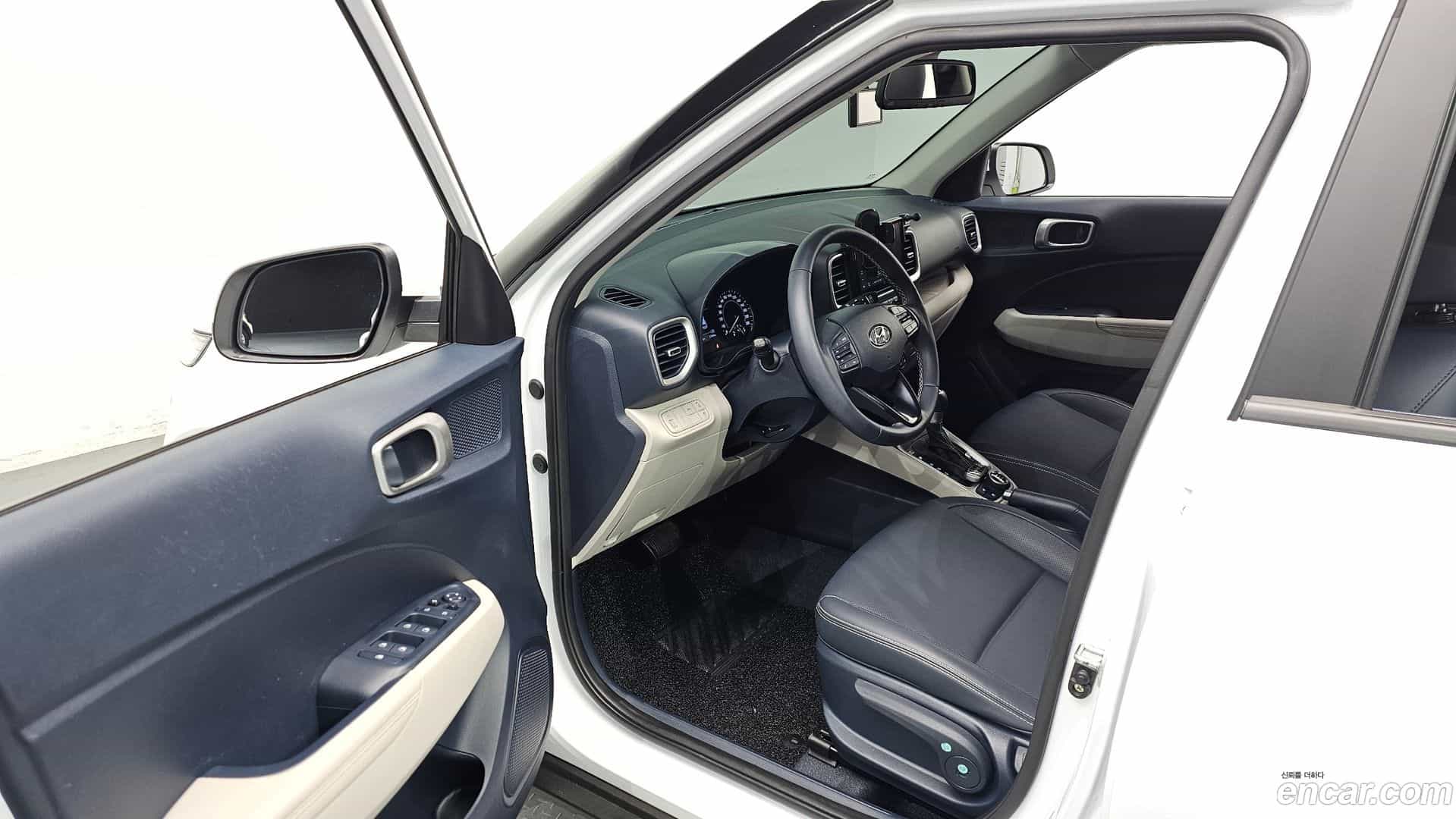 Venue Hyundai 2022.3-OPTION-015