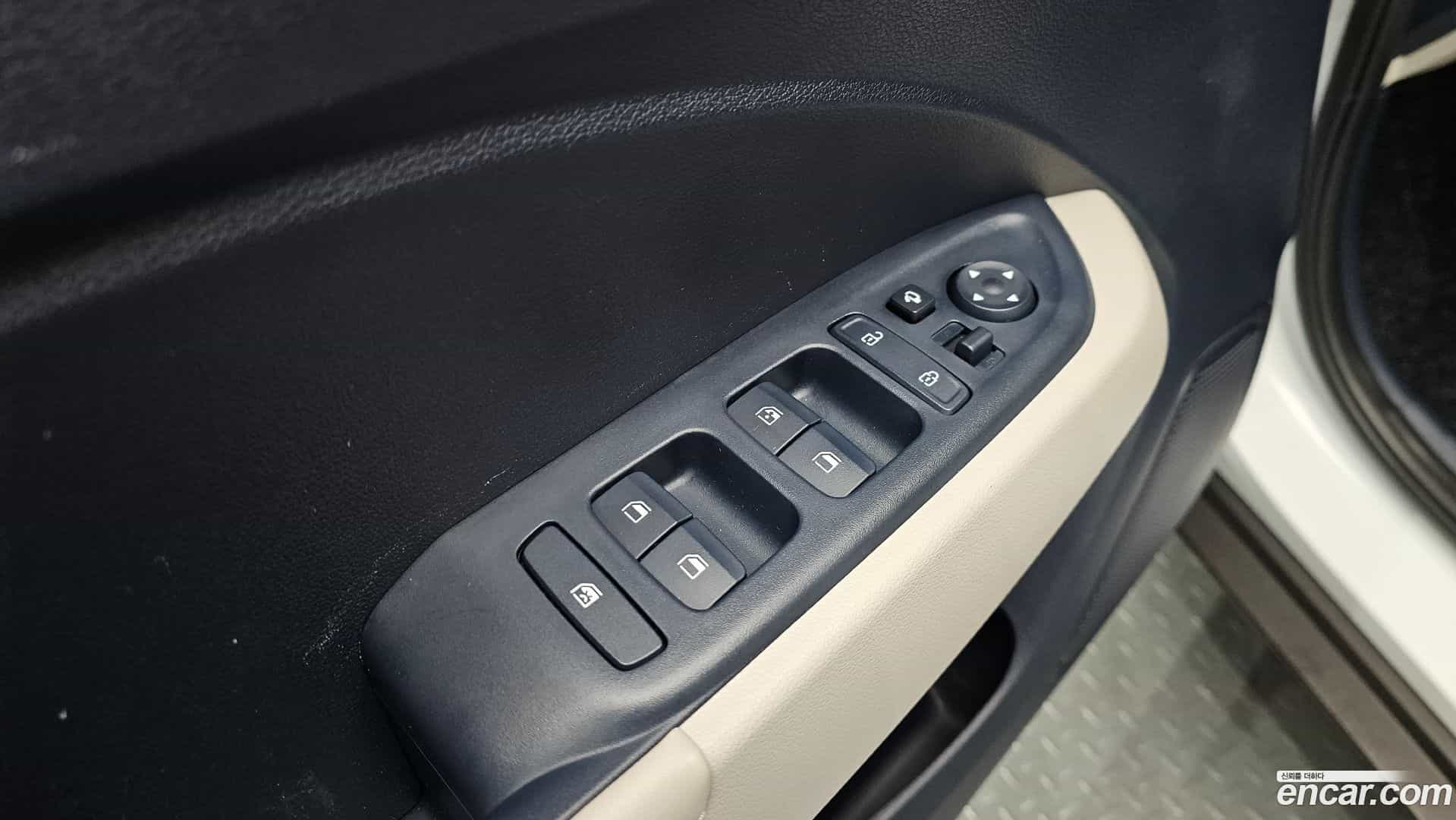 Venue Hyundai 2022.3-OPTION-016