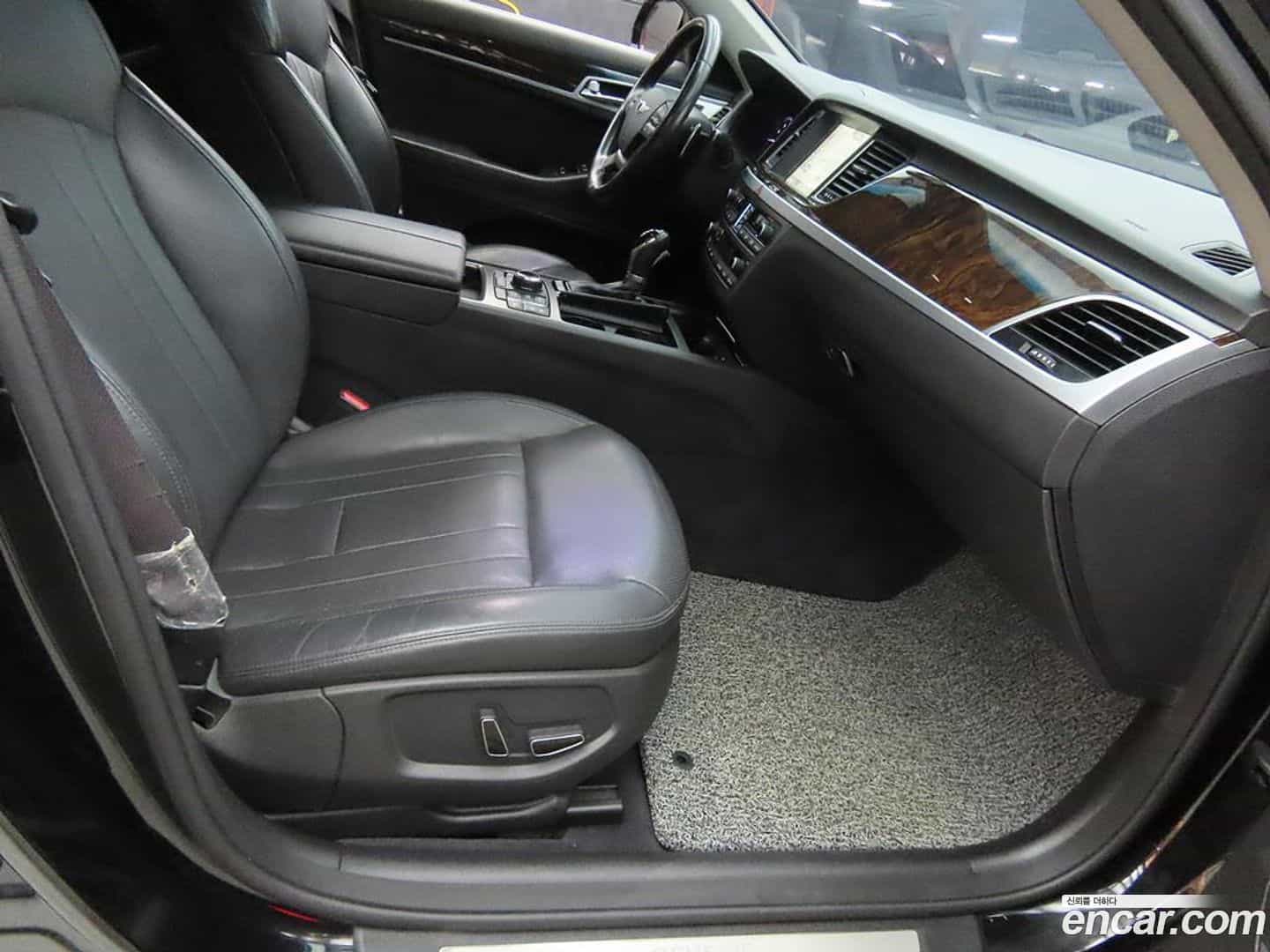 Genesis Hyundai 2014.9-INNER-006