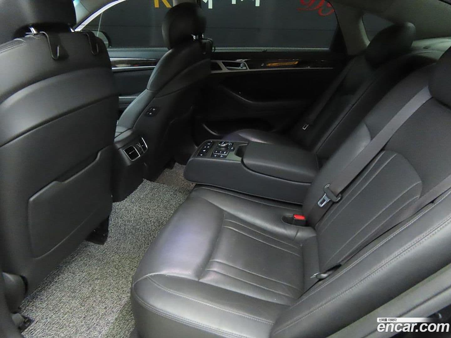 Main__Slider__Photo:Genesis Hyundai 2014.9-7