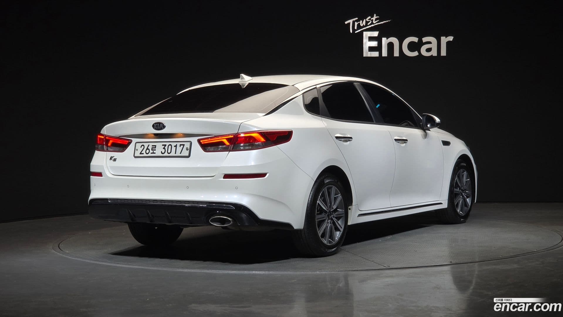 Main__Slider__Photo:K5 Kia 2019.5-1