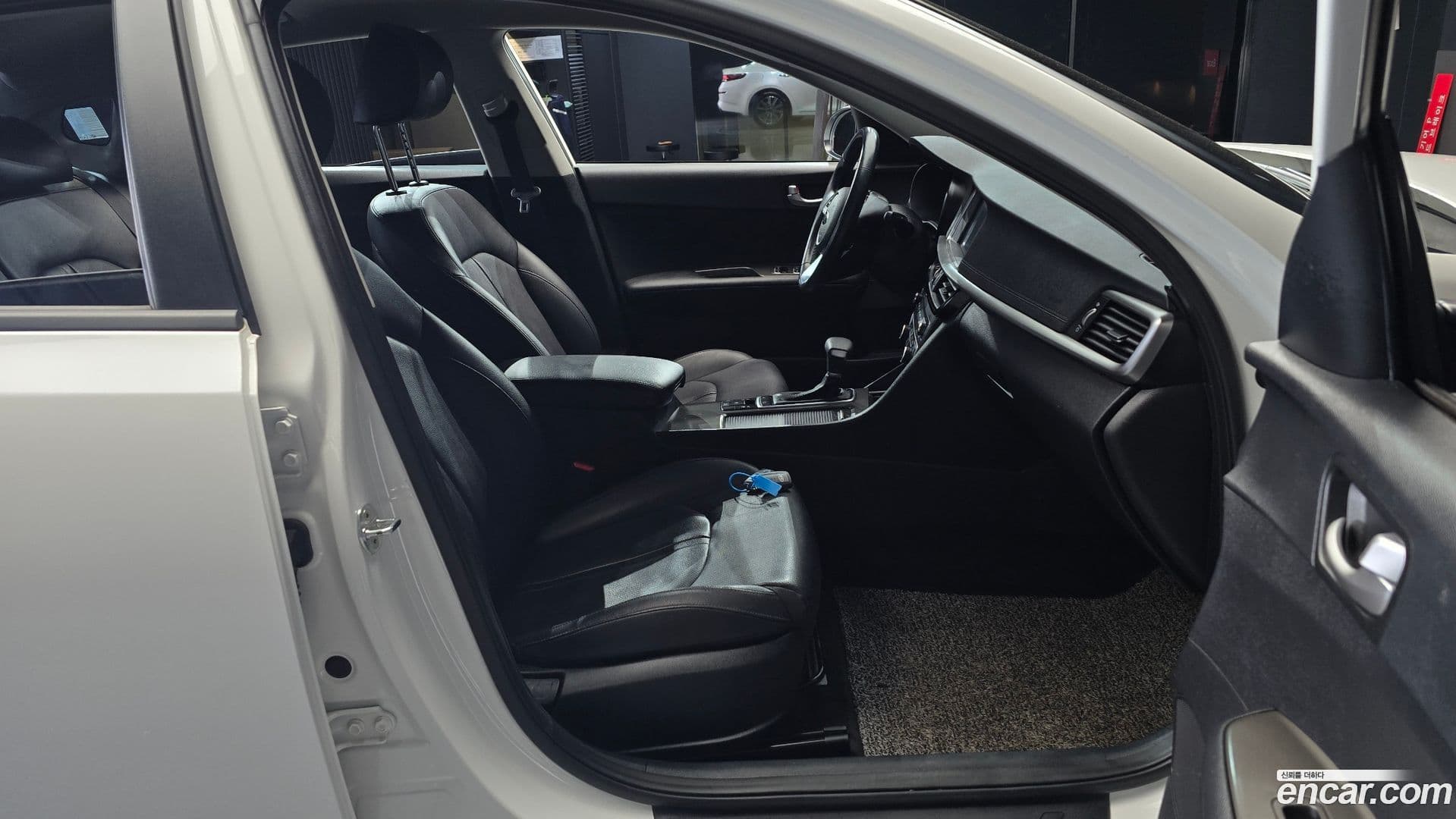 Main__Slider__Photo:K5 Kia 2019.5-10