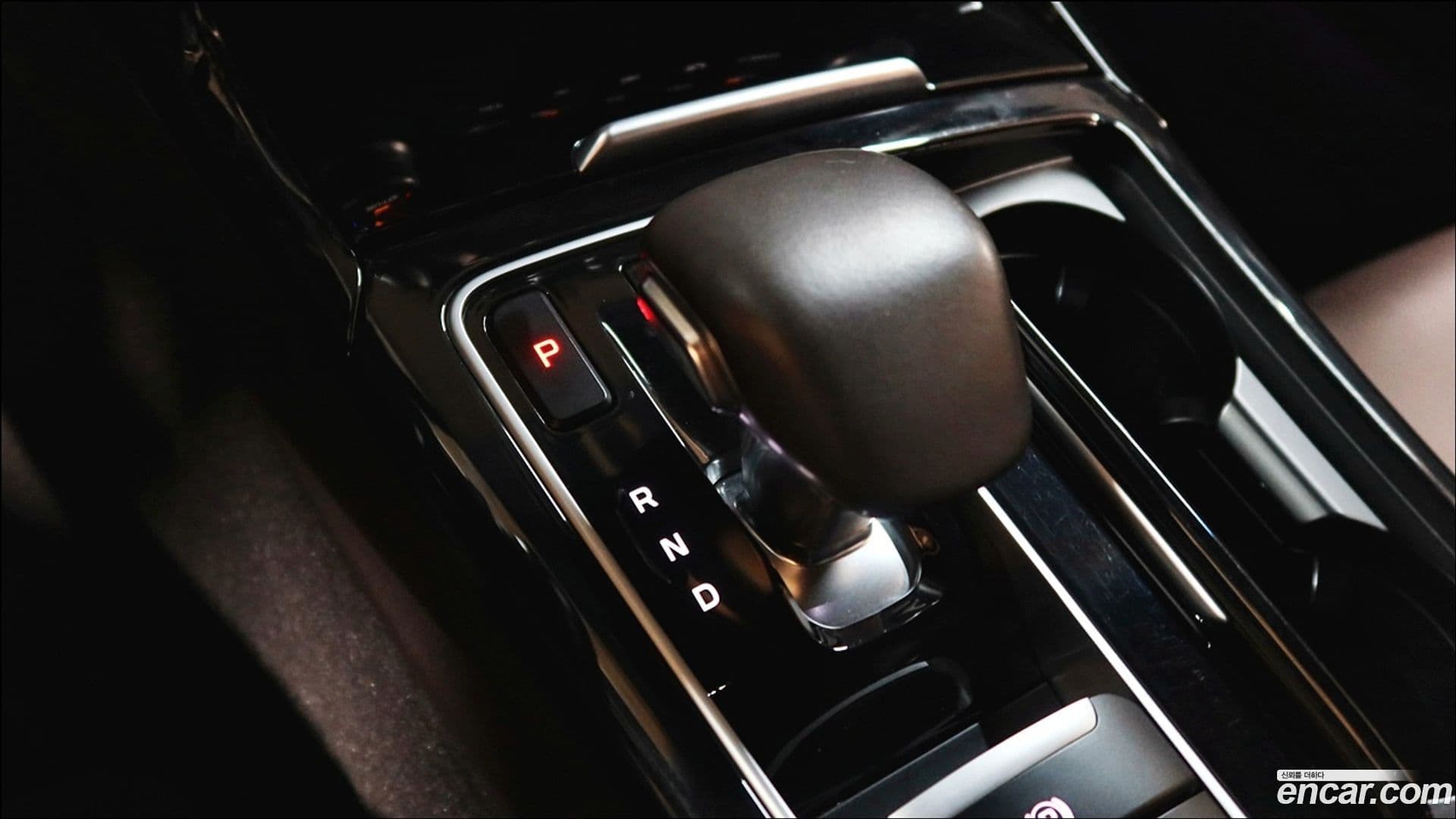 Main__Slider__Photo:Stinger Kia 2017.11-16