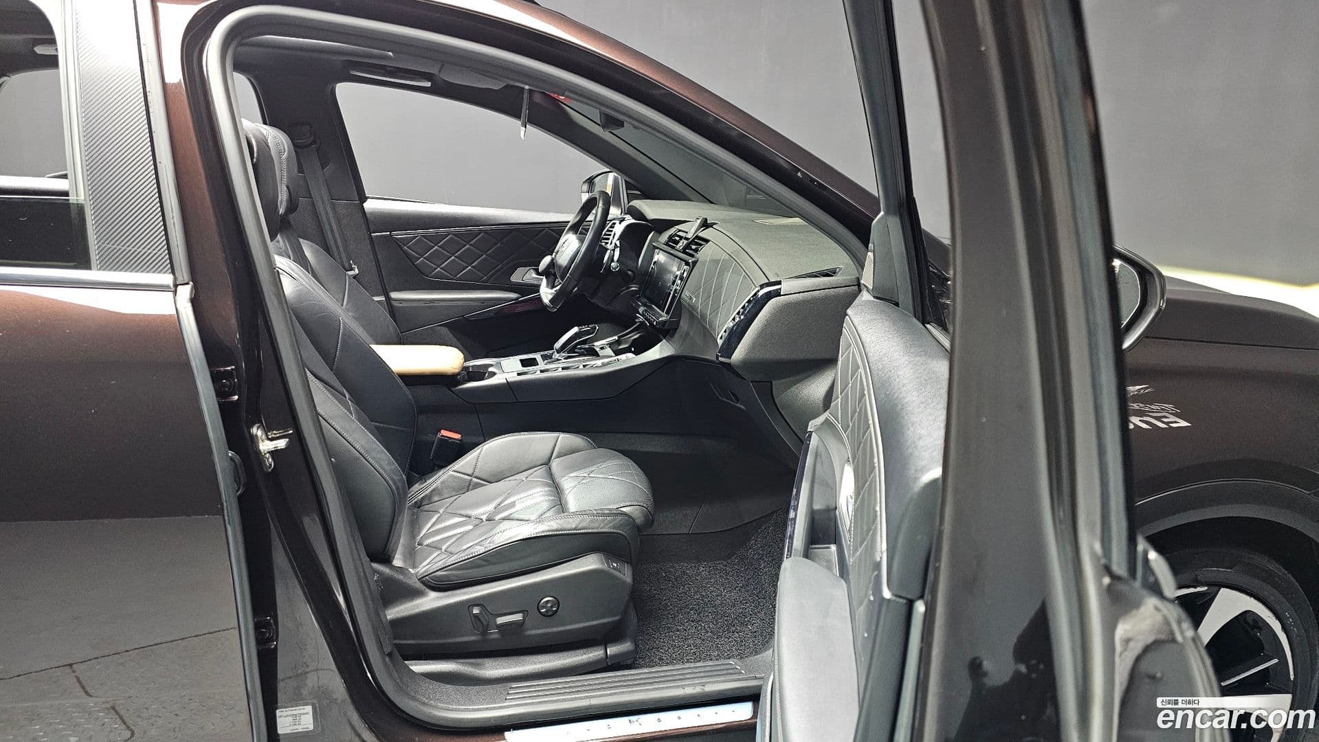 Main__Slider__Photo:DS7 Citroen-DS 2021.2-10