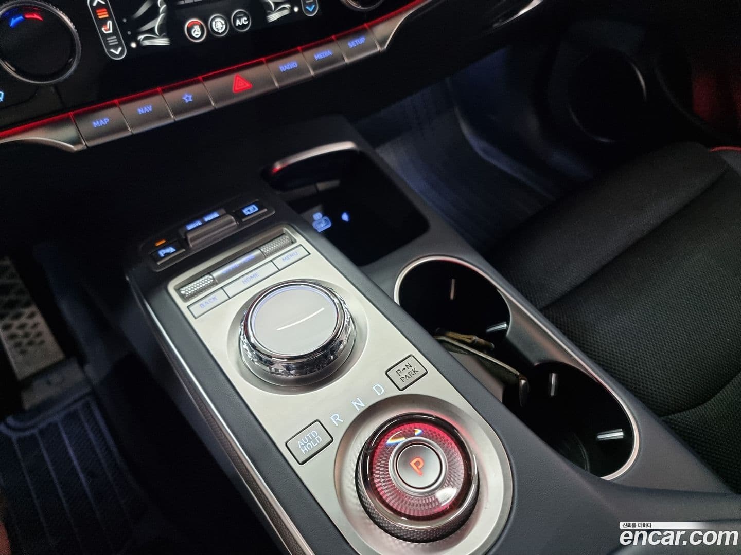 Main__Slider__Photo:GV70 Genesis 2021.2-8