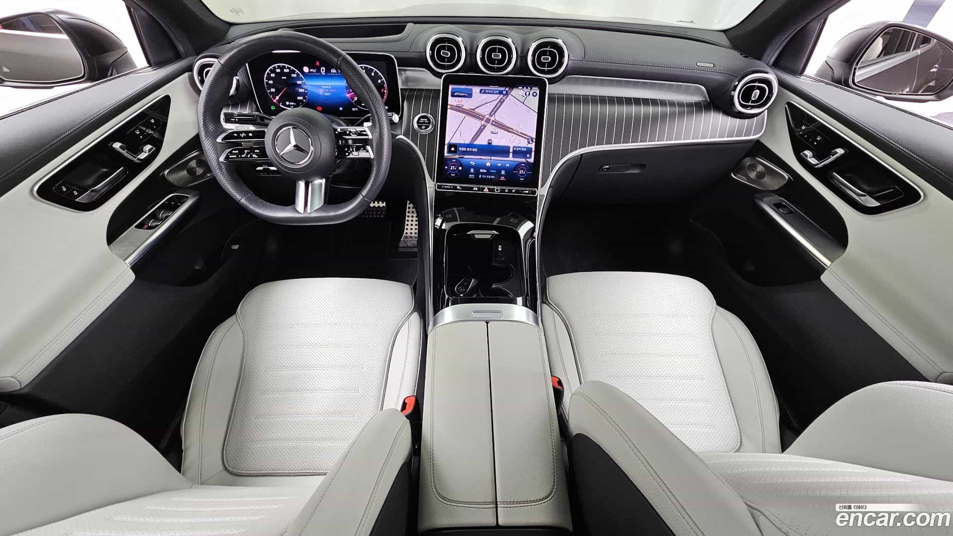 GLC-Class Mercedes-Benz 2023.11-INNER-007