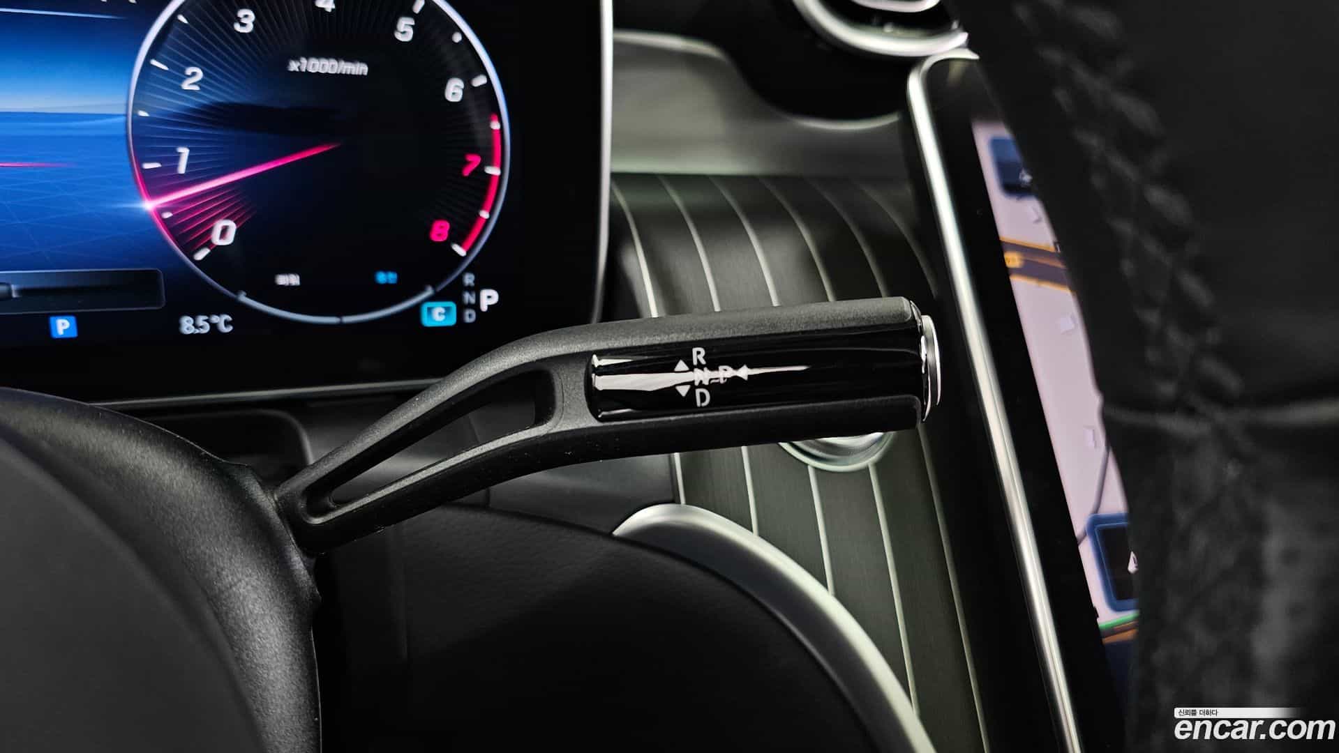 GLC-Class Mercedes-Benz 2023.11-INNER-009