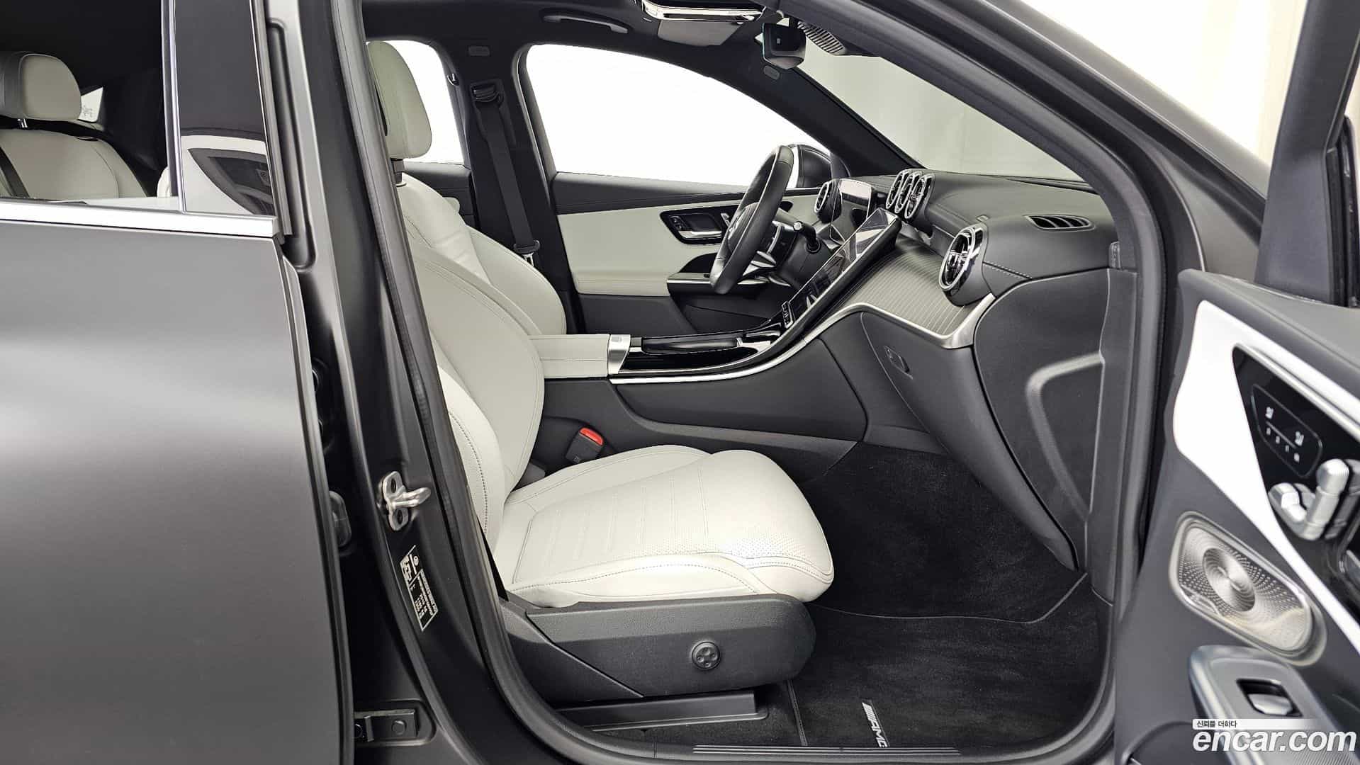 GLC-Class Mercedes-Benz 2023.11-OPTION-015