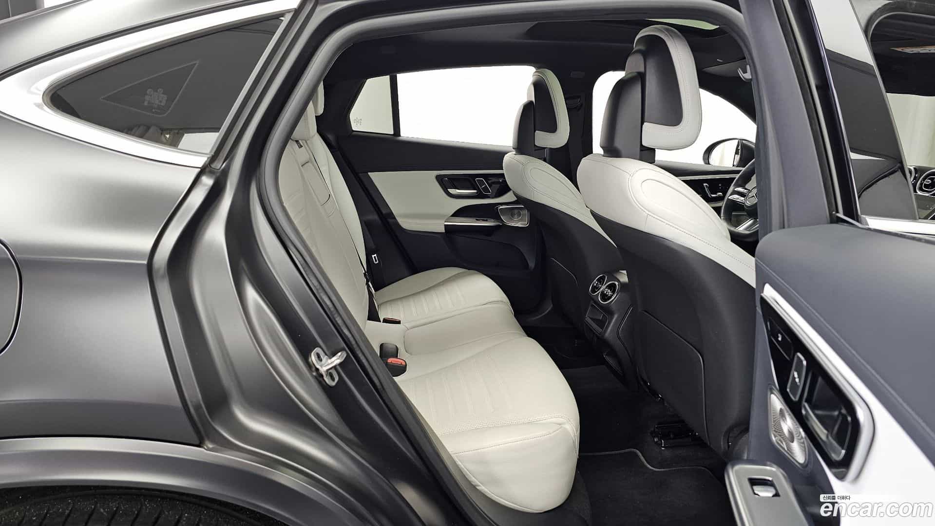 GLC-Class Mercedes-Benz 2023.11-OPTION-016