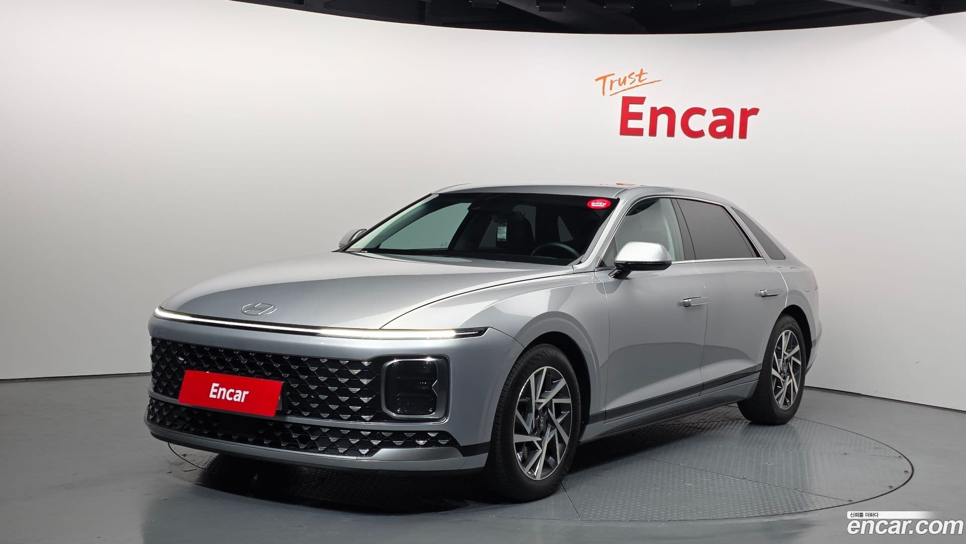 Main__Slider__Photo:Grandeur Hyundai 2023.10-0