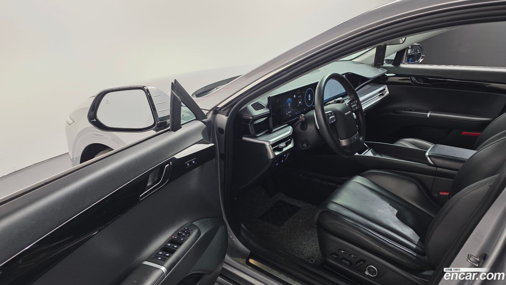 Main__Slider__Photo:Grandeur Hyundai 2023.10-10