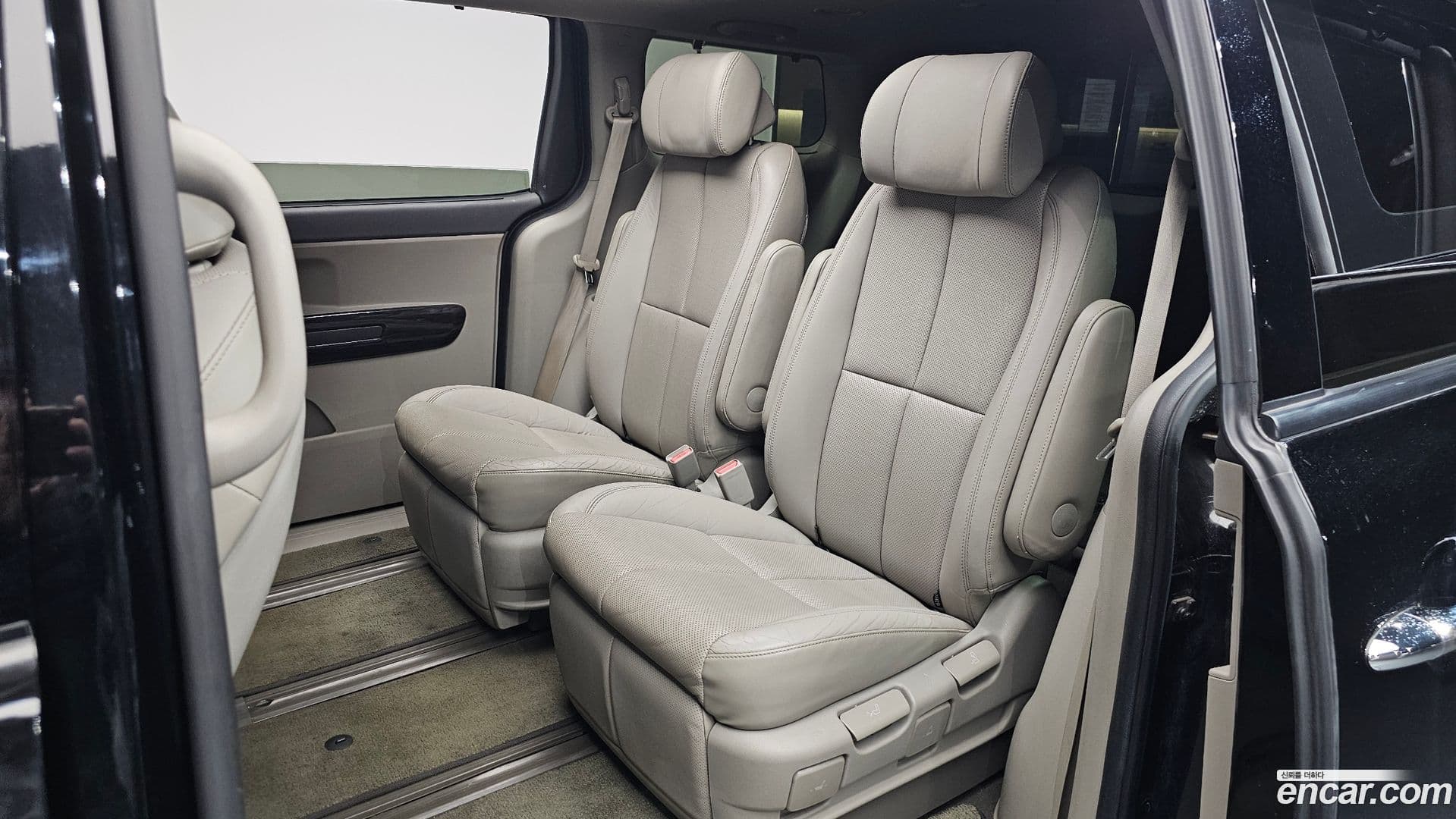 Main__Slider__Photo:Canival Kia 2015.5-11