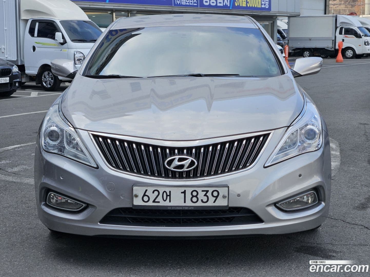 Main__Slider__Photo:Grandeur Hyundai 2011.1-0