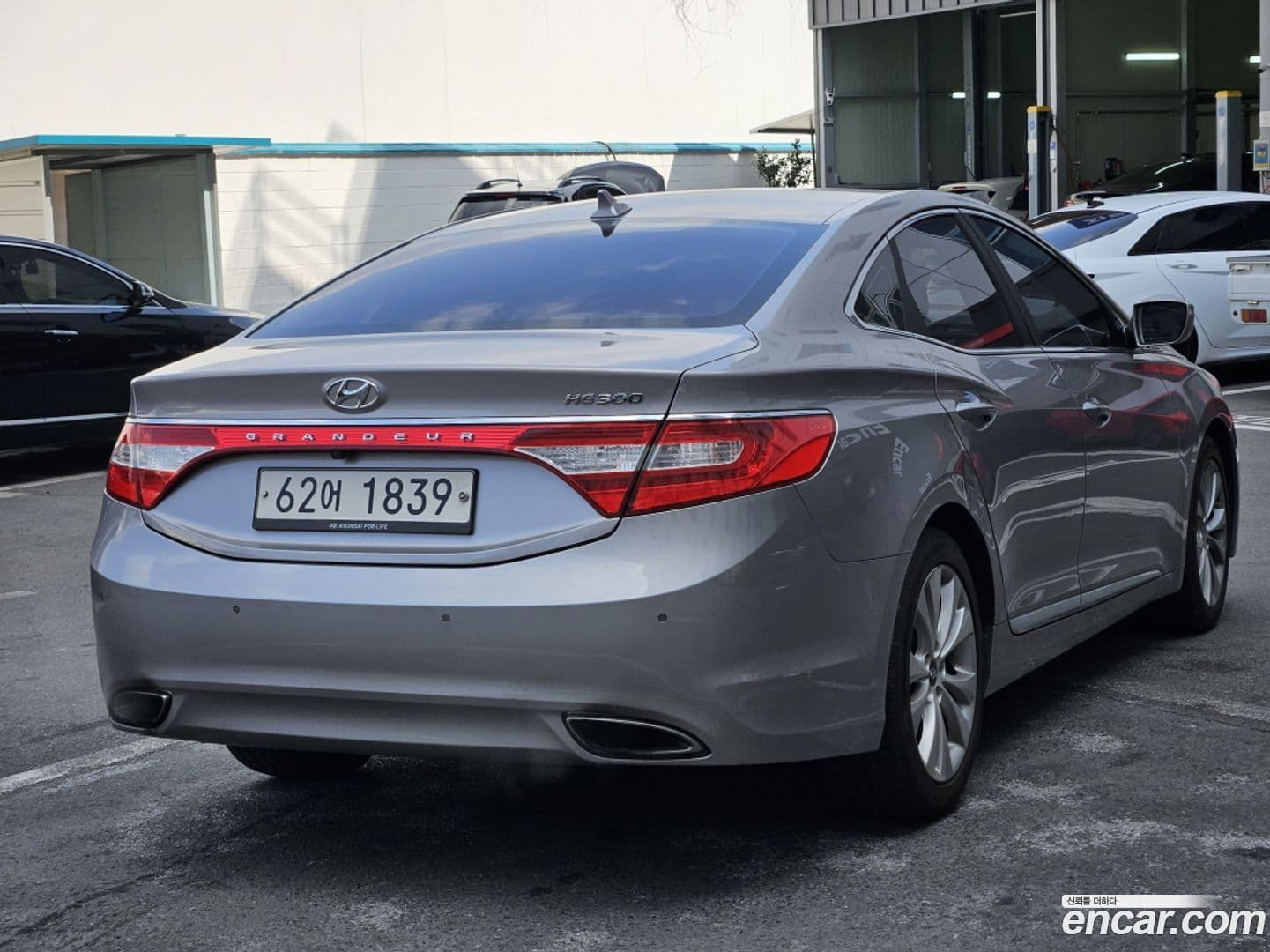 Main__Slider__Photo:Grandeur Hyundai 2011.1-3