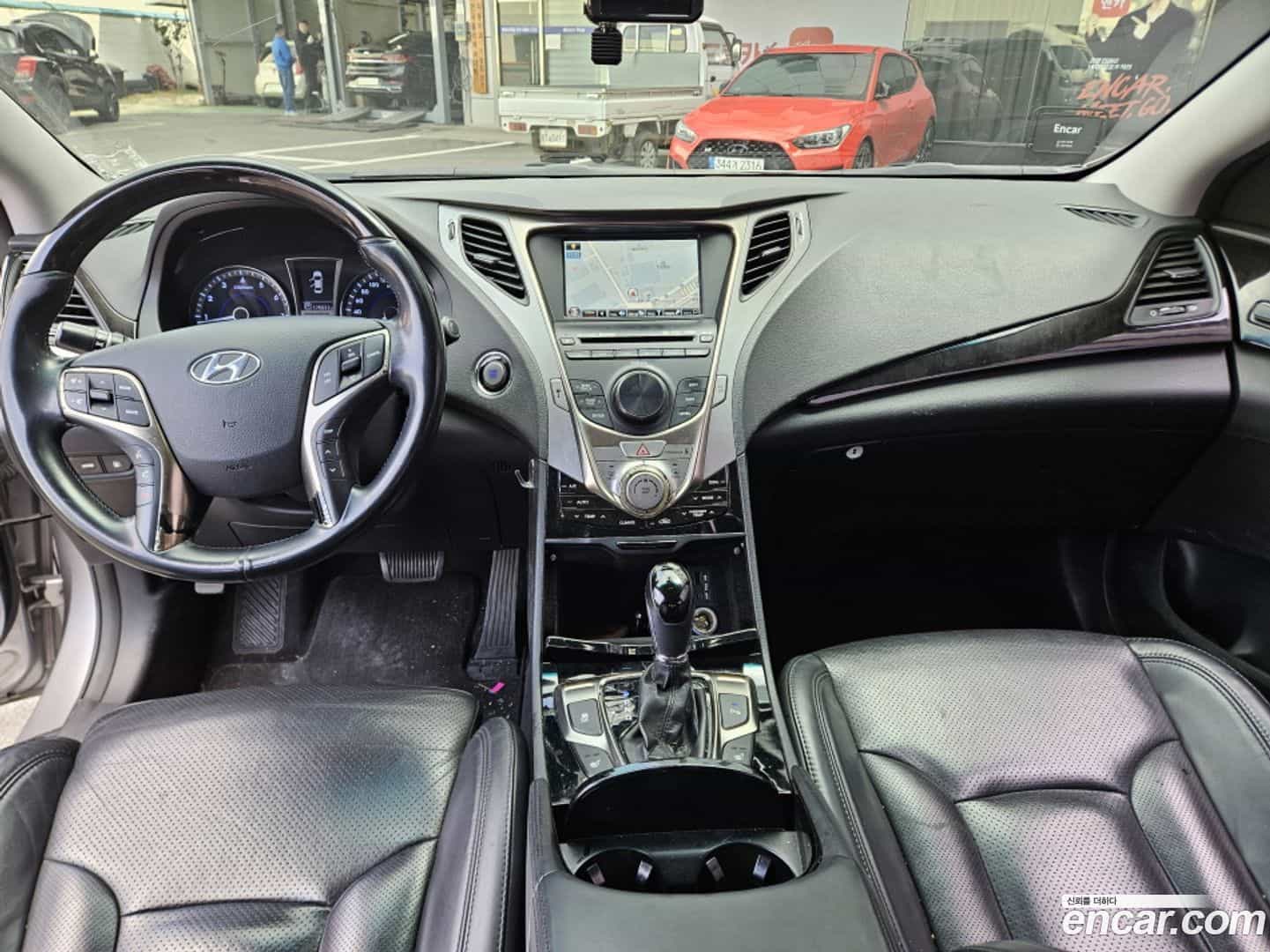 Grandeur Hyundai 2011.1-OUTER-005