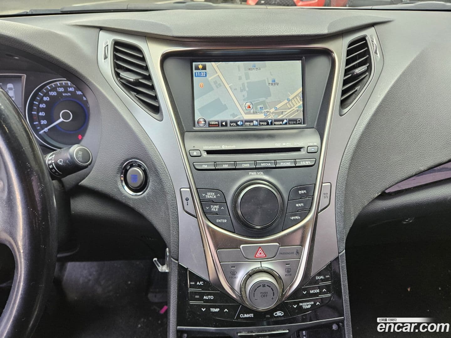 Main__Slider__Photo:Grandeur Hyundai 2011.1-5