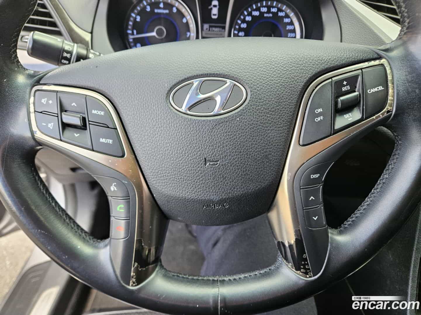 Grandeur Hyundai 2011.1-INNER-009