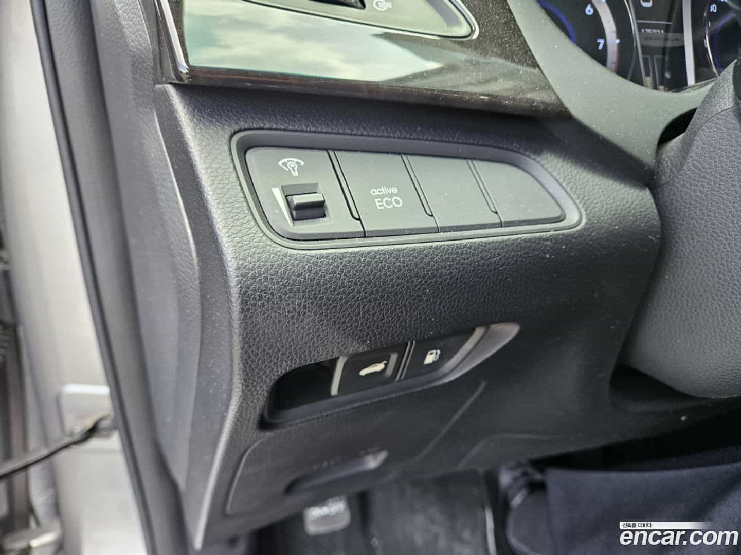 Grandeur Hyundai 2011.1-OPTION-015