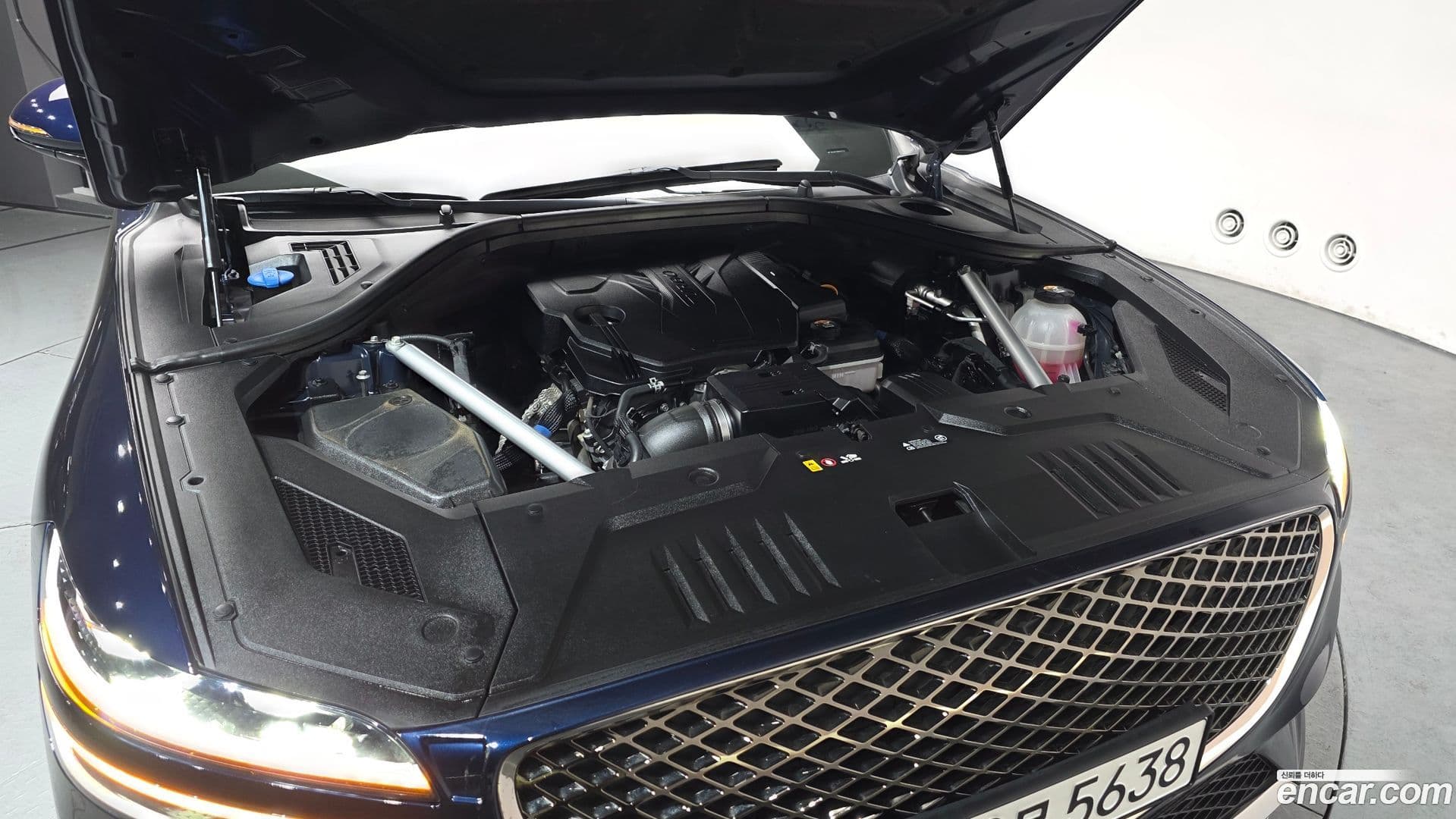 Main__Slider__Photo:GV70 Genesis 2021.1-5