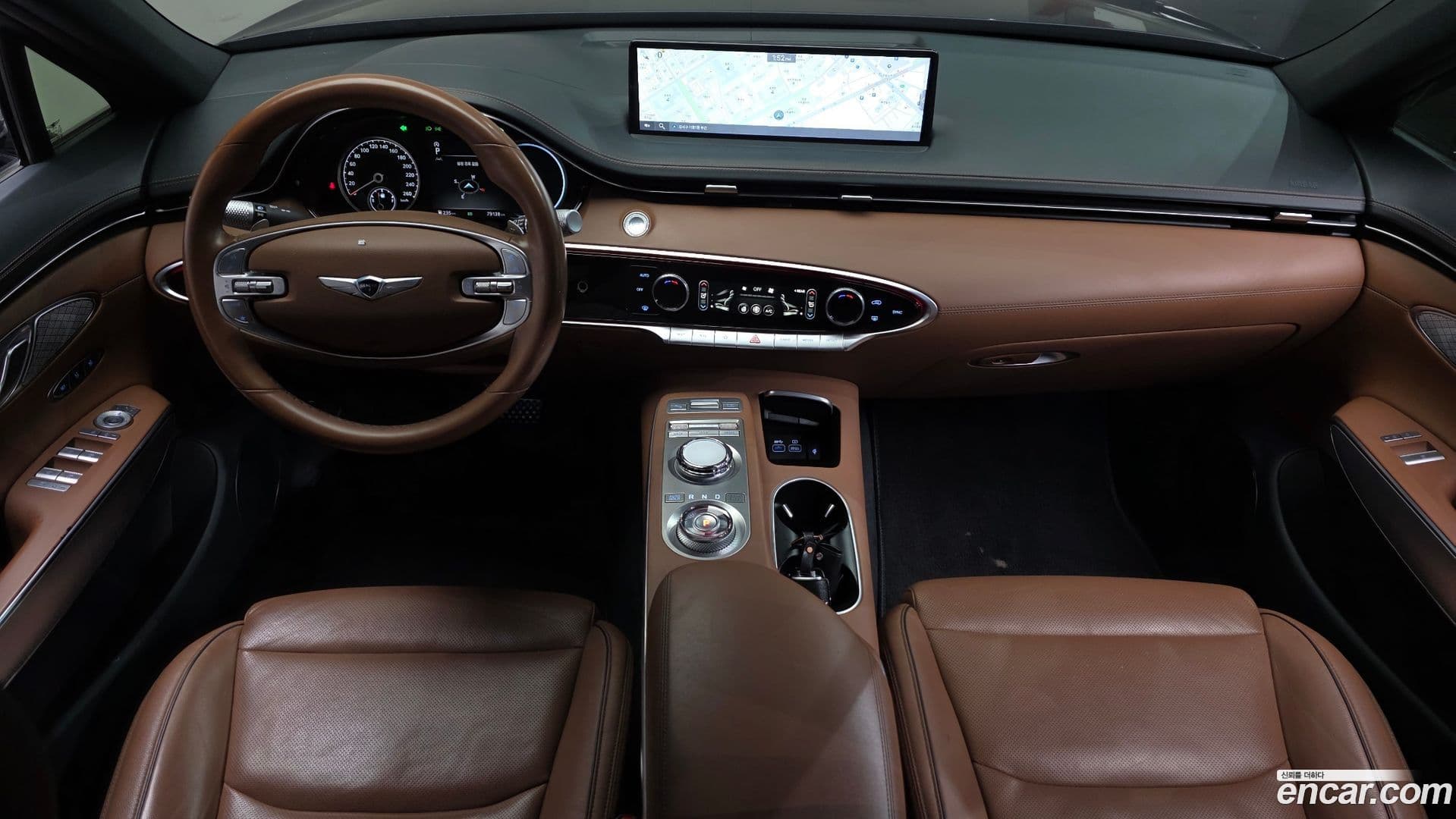 Main__Slider__Photo:GV70 Genesis 2021.1-6