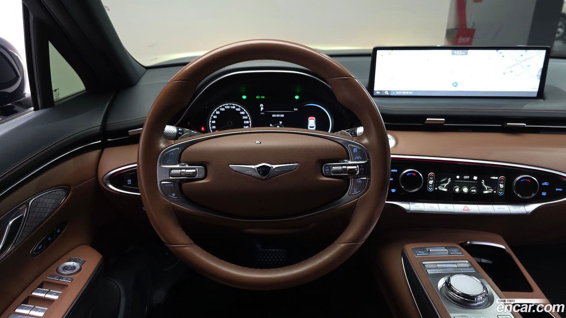 Main__Slider__Photo:GV70 Genesis 2021.1-12