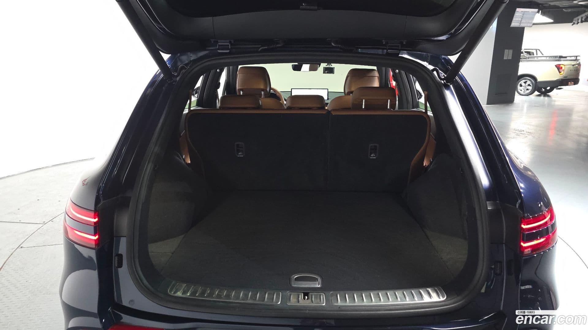 Main__Slider__Photo:GV70 Genesis 2021.1-19