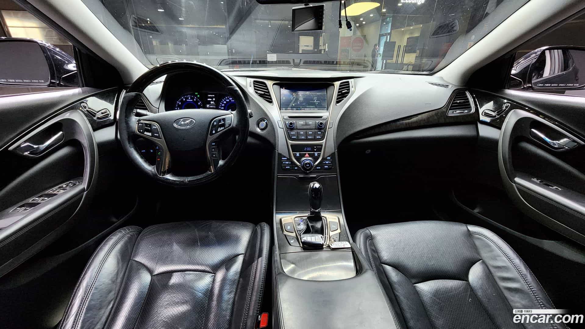 Grandeur Hyundai 2014.1-INNER-007