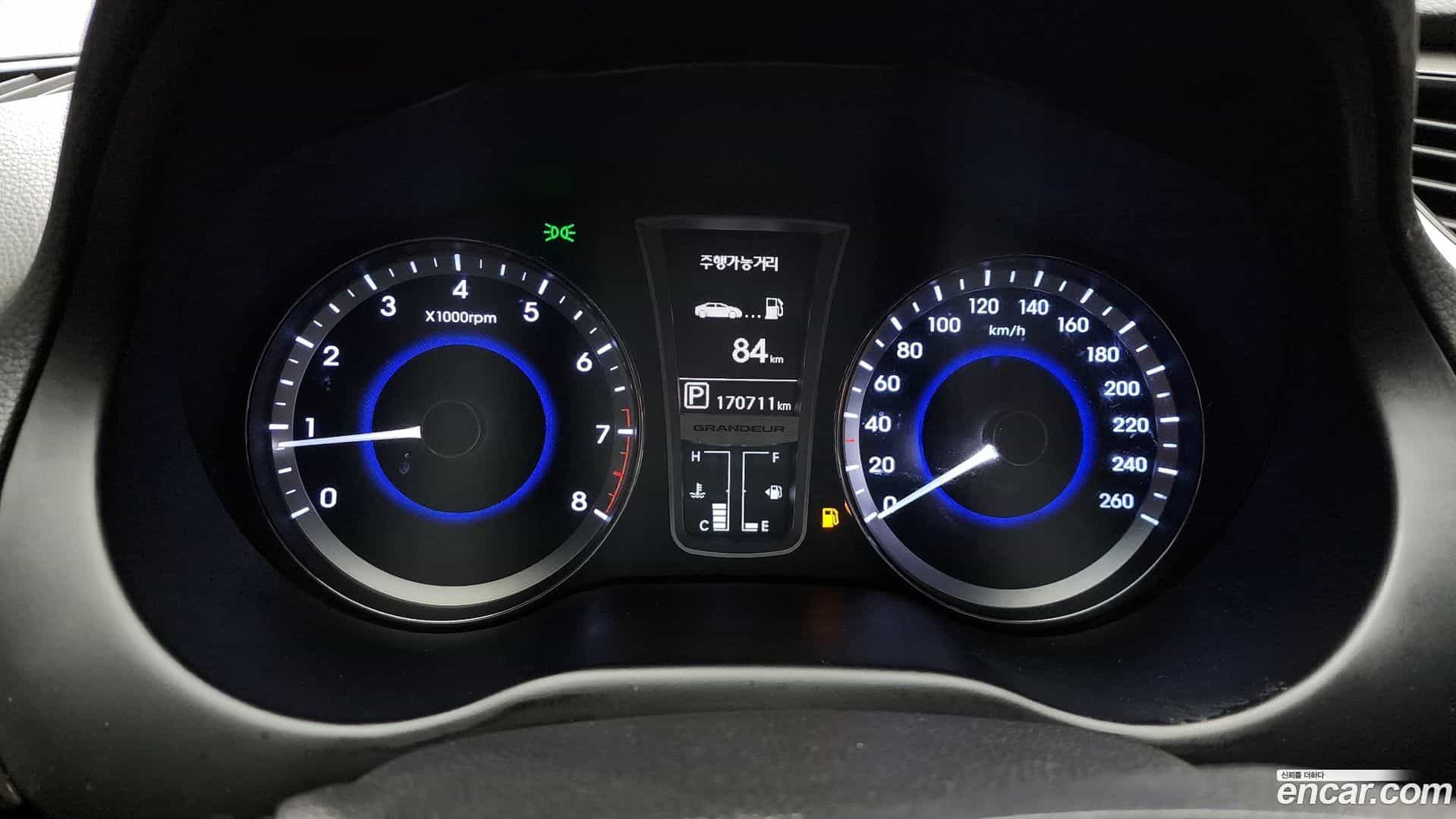 Grandeur Hyundai 2014.1-INNER-008