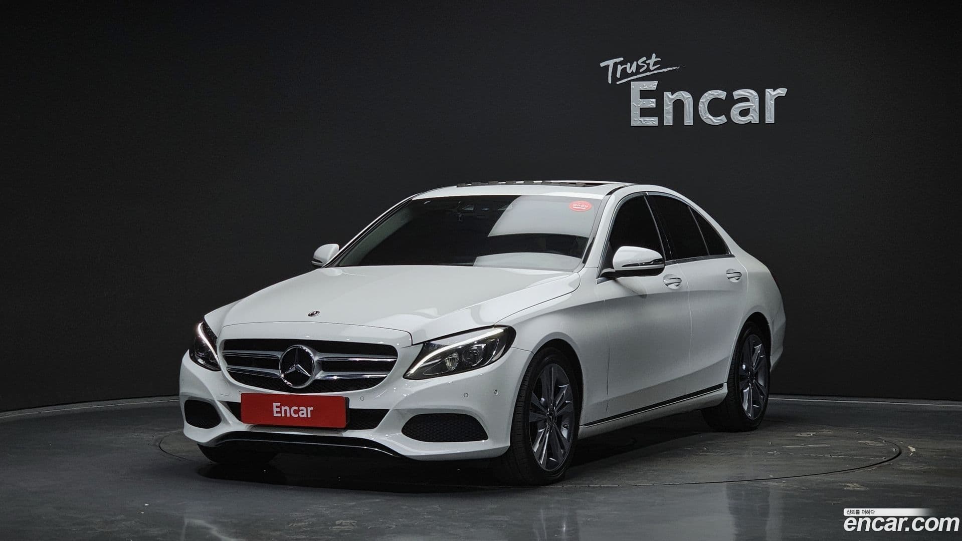 Main__Slider__Photo:C-Class Mercedes-Benz 2017.8-0