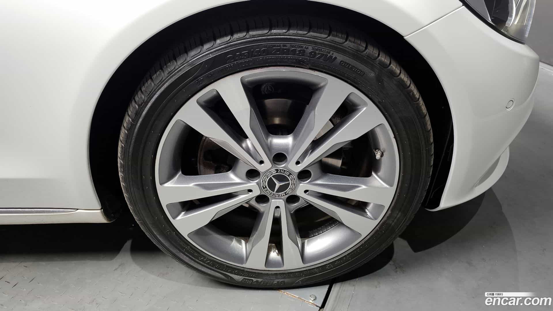 C-Class Mercedes-Benz 2017.8-OUTER-005