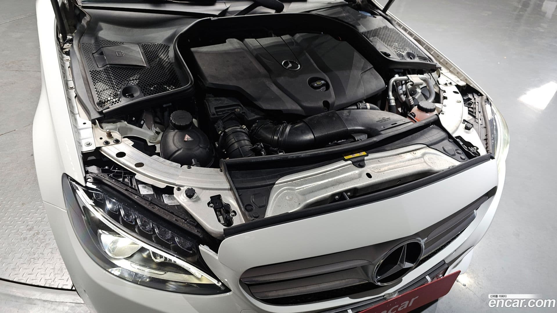 Main__Slider__Photo:C-Class Mercedes-Benz 2017.8-5